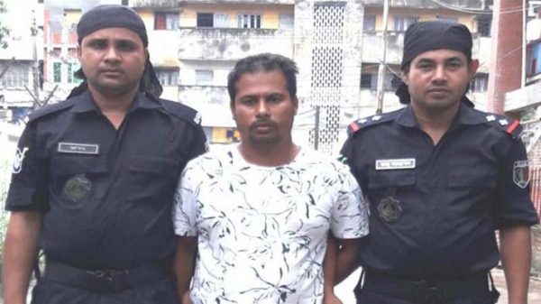 সোনারগাঁয়ে র‌্যাবের অভিযানে মাদক ব্যবসায়ী আটক