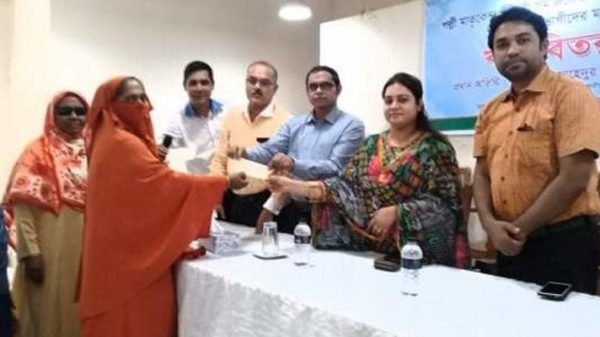 প্রতিটি মানুষ অর্থনৈতিক ভাবে স্বাবলম্বী হোক : জাহেদুর রহমান