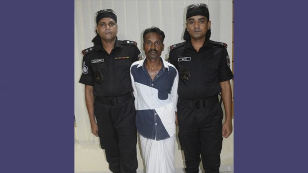 সিদ্ধিরগঞ্জে ইয়াবাসহ মাদক ব্যবসায়ী গ্রেফতার