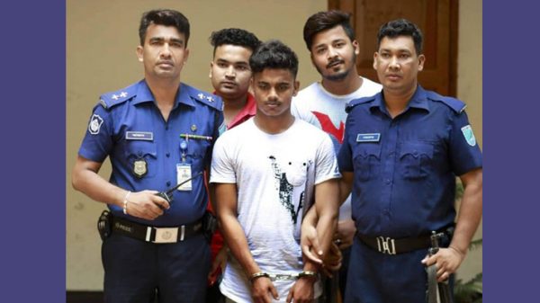 সোনারগাঁয়ে ১২ মামলার আসামী নয়ন বন্ড গ্রেফতার