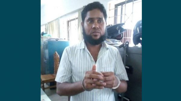চাকুরীর প্রলোভন দিয়ে নারী শ্রমিককে ধর্ষণের চেষ্টা