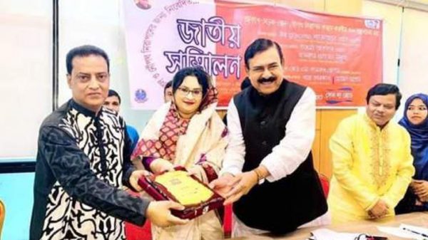 সেভ দ্যা রোডের সম্মাননা পেলেন লুৎফর রহমান