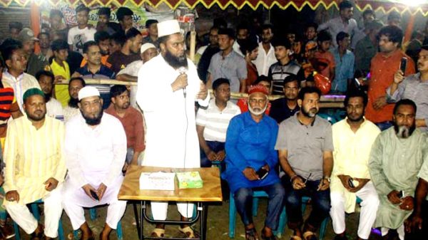 পাগলায় বিভিন্ন পূজা মন্ডপ পরিদর্শন করলেন শ্রমিক নেতা পলাশ