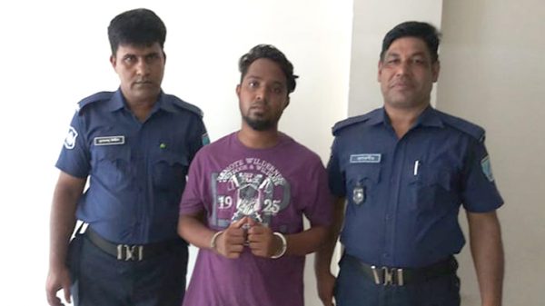 ফতুল্লায় ভাংচুর মামলায় চাদাঁবাজ আল-আমিন গ্রেফতার