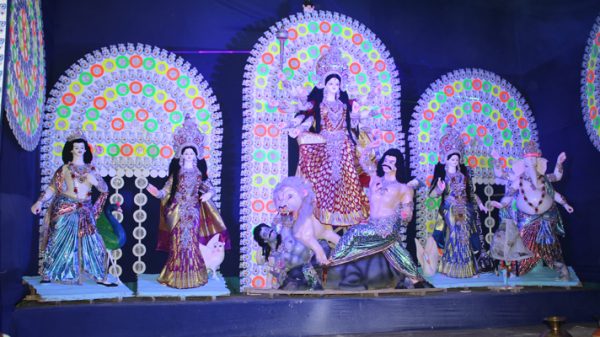 লালপুর বটতলা কালীমন্দিরে সন্ধিপূজার মধ্য দিয়ে মহাষ্টমী পূজা সম্পন্ন