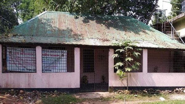 বক্তাবলী স্বাস্থ্যকেন্দ্রের চিকিৎসক নিজেই যখন রোগী!