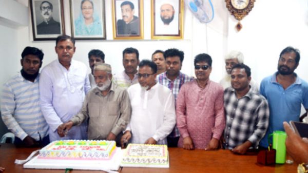 বক্তাবলীতে বরকতউল্লাহ’র উদ্যোগে যুবলীগের প্রতিষ্ঠা বার্ষিকী পালন