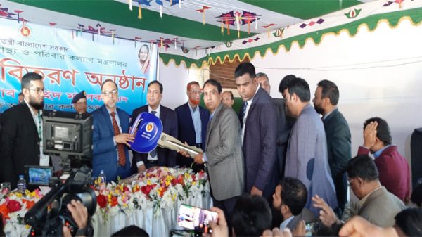 সেলিম ওসমানের চাহিদাপত্রে ৩ স্বাস্থ্যসেবা প্রতিষ্ঠান পেল অ্যাম্বুলেন্স