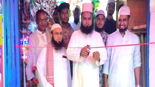 পাগলায় চাইনিজ রেস্টুরেন্টের উদ্বোধন করলেন পলাশ