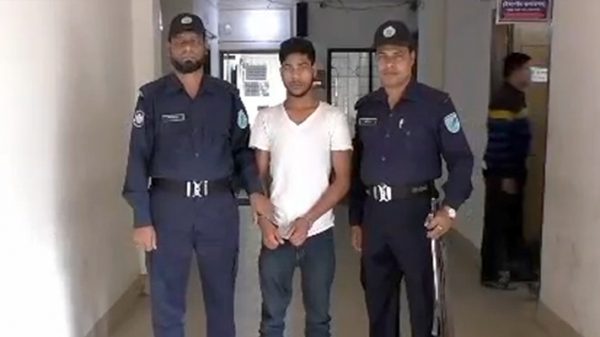 ফতুল্লায় ৪র্থ শ্রেণির ছাত্রীকে ধর্ষণের অভিযোগে যুবক গ্রেফতার