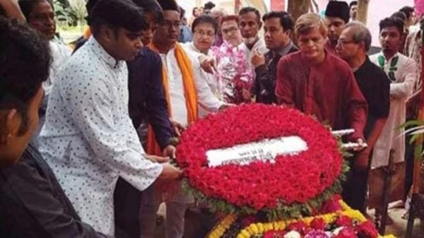 ত্বকীর ৭ম মৃত্যুবার্ষিকীতে আইভীর শ্রদ্ধা