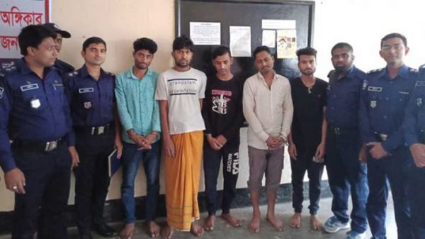 আড়াইহাজারে ছয় গরু চোর গ্রেপ্তার