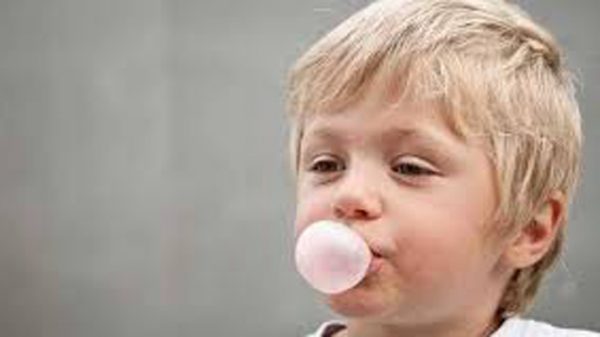 আড়াইহাজারে গলায় চুইংগাম আটকে শিশুর মৃত্যু