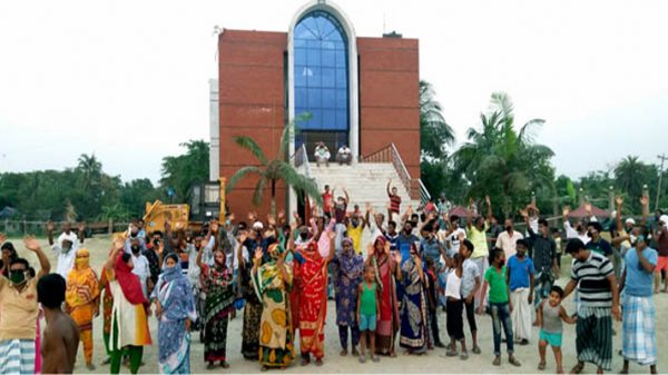 রূপগঞ্জে করোনাভাইরাস পরীক্ষার ল্যাব তৈরীর প্রতিবাদে বিক্ষোভ