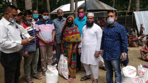 রাজবাড়ীতে সামাজিক দূরত্ব মানছে না জনসাধারন