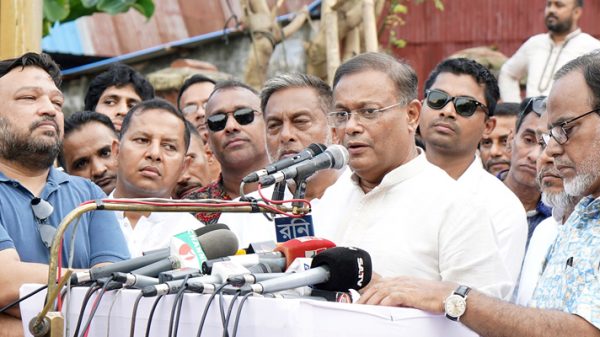 কেউ রক্তচক্ষু দেখালে কি করতে হবে আওয়ামী লীগ জানে : তথ্যমন্ত্রী