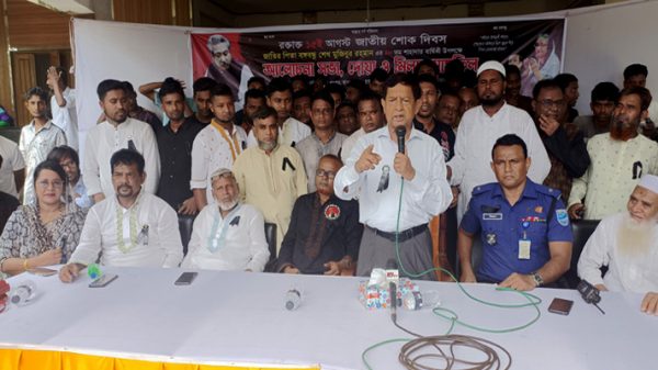 বঙ্গবন্ধু বেঁচে থাকলে বাংলাদেশ আরো এগিয়ে যেত : মন্ত্রী গাজী