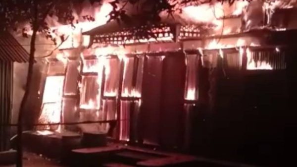 আদালতে মামলা করায় শশুরবাড়িতে জামাতার আগুন, আহত ১