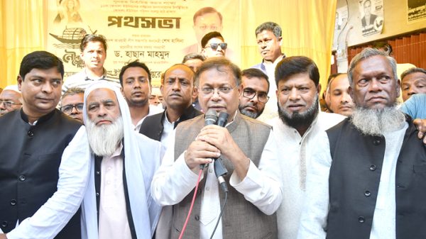 আ’লীগ দেশের উন্নয়ন করে, বিএনপি মানুষ পোড়ায় : তথ্যমন্ত্রী