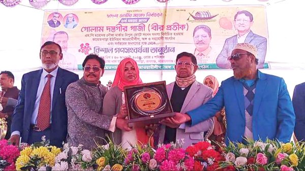 রূপগঞ্জে এমপি গাজীকে গণসংবর্ধনা