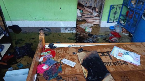 রূপগঞ্জে গ্যাস বিস্ফোরণে দগ্ধ দম্পতির মৃত্যু