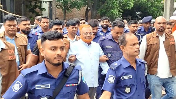 গিয়াসউদ্দিন ১২ মামলায় গ্রেপ্তার, জামিন নামঞ্জুর