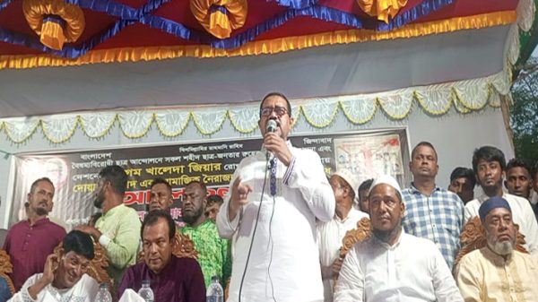 ফতুল্লায় শহীদ ছাত্র-জনতা ও খালেদা জিয়ার জন্য দোয়া