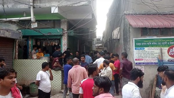 বিসিকে ঝুট ব্যবসার নিয়ন্ত্রণ নিতে দুই গ্রুপের সংঘর্ষ-হামলা, আহত ১০