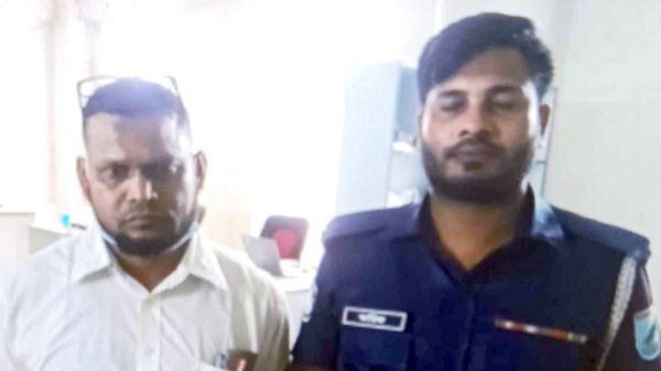 বন্দরে আকিজ এগ্রোর চুরি মামলায় পলাতক সিকিউরিটি ইনর্চাজ গ্রেপ্তার