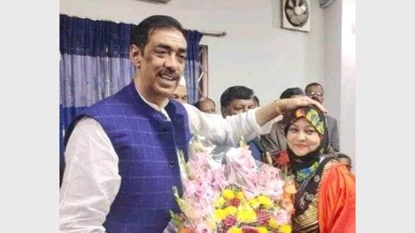 গডফাদারের আর্শীবাদপুষ্ট অনা এখনও বহাল তবিয়তে!