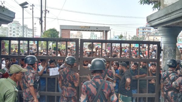 প্রশাসনিক ব্যবস্থার পাল্টা প্রতিরোধ ইজিবাইক চালকদের