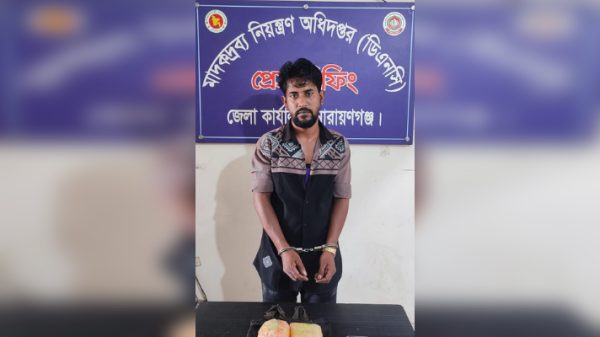 সিদ্ধিরগঞ্জে ২৬ লাখ টাকার ইয়াবাসহ যুবক আটক