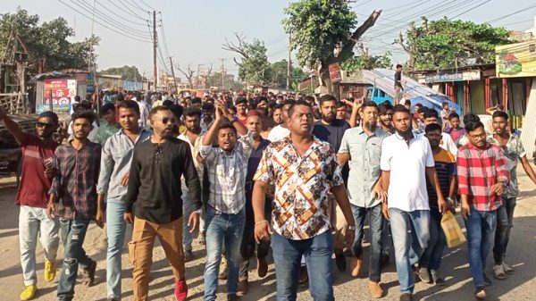 ফতুল্লা থানা বিএনপির সমাবেশে মামুনের নেতৃত্বে বিশাল মিছিল নিয়ে যোগদান