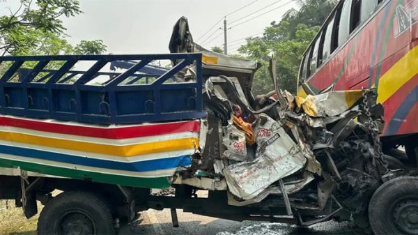 এপ্রিলে সড়কে ঝরেছে ৫৮৮ প্রাণ, আহত ১১২৪
