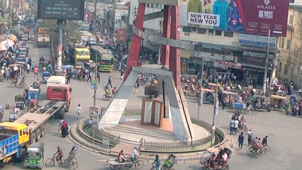 প্রকৃতির রুদ্রমূর্তি : না’গঞ্জে তাপপ্রবাহে কাহিল জীবন