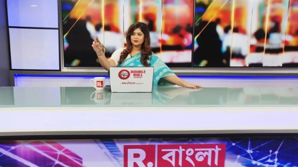 বাংলাদেশি শিল্পীদের ‘ঘাড়ধাক্কা’ দিতে চাইলেন ভারতীয় উপস্থাপিকা