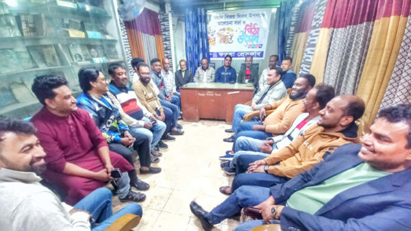 বিজয় দিবস উপলক্ষে ফতুল্লা প্রেসক্লাবে আলোচনা সভা-পিঠা উৎসব