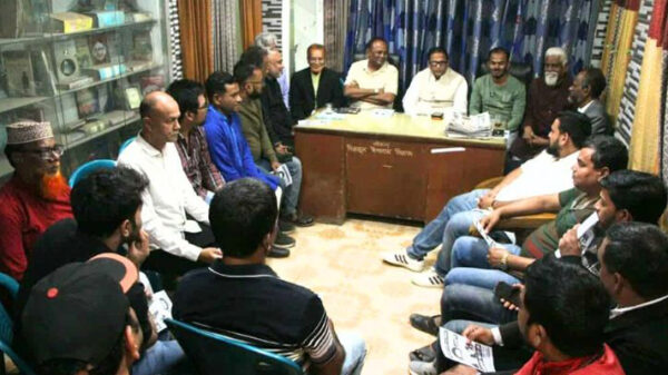 ফতুল্লায় সাংবাদিকদের সঙ্গে মোহাম্মদ আলীর মতবিনিময়