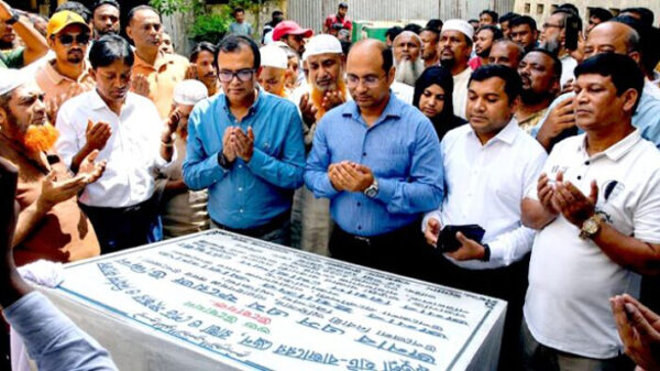 ফতুল্লা বাজারে ড্রেন-রাস্তা-শেড সংস্কার ও নির্মাণকাজের উদ্বোধন