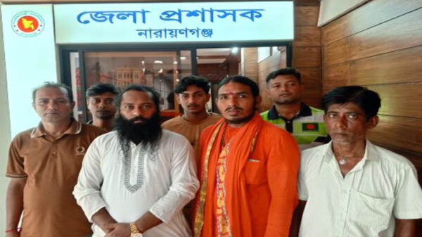 লক্ষ্মীনারায়ণ কটন মিলস দুর্গা মন্দির দখলমুক্ত করতে ডিসিকে বিএসপির স্মারকলিপি